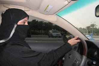 چیزی به نام ممنوعیت رانندگی زن در اسلام وجود ندارد