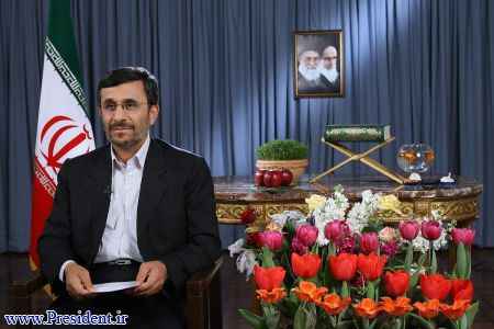 احمدي نژاد:ملت ايران قله‌هاي گوناگون در عرصه‌هاي مختلف را يكي پس از ديگري فتح كردند