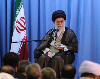 گله مندي رهبر انقلاب اسلامي از نگاه منفی مطلق در میان برخی مسئولان و نخبگان سیاسی