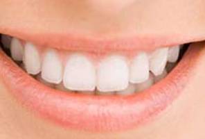 سفید کردن دندان مضر است