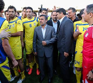 احمدی‌نژاد: هدف‌تان صعود به مرحله دوم جام‌جهانی باشد